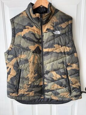 The North Face Camo Quilted Vest - Green/Black/Tan
